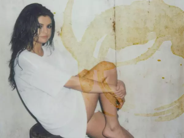 Selena Gomez ने 8 साल बाद स्टेन्ड की डिजिटल रिलीज़ से प्रशंसकों को चौंकाया Selena Gomez ने 8 साल बाद स्टेन्ड की डिजिटल रिलीज़ से प्रशंसकों को चौंकाया