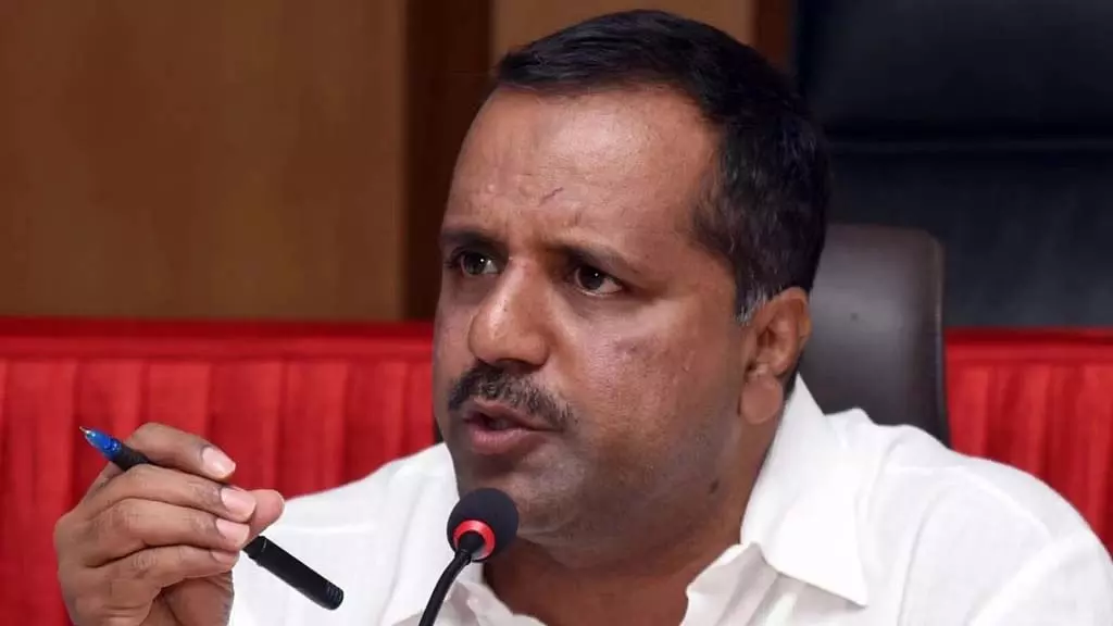 पीठ के सम्मान को बचाने के लिए निलंबन: स्पीकर ने BJP MLA के खिलाफ कार्रवाई का बचाव किया पीठ के सम्मान को बचाने के लिए निलंबन: स्पीकर ने BJP MLA के खिलाफ कार्रवाई का बचाव किया