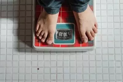 पुरुषों में मोटापे से संबंधित कैंसर में बीएमआई से ज्यादा कमर की चौड़ाई बढ़ाती है जोखिम पुरुषों में मोटापे से संबंधित कैंसर में बीएमआई से ज्यादा कमर की चौड़ाई बढ़ाती है जोखिम