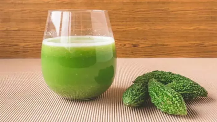 Bitter Gourd Weight Loss: पेट की चर्बी कम करने के लिए इस तरह करें करेले का सेवन Bitter Gourd Weight Loss: पेट की चर्बी कम करने के लिए इस तरह करें करेले का सेवन