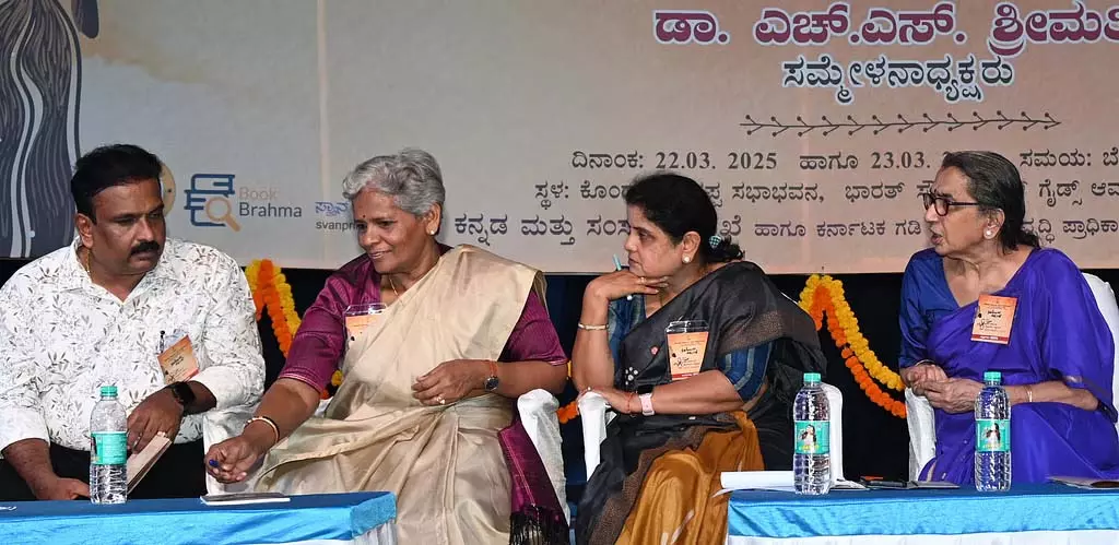 महिलाओं के प्रति अभद्र, गलत भाषा का प्रयोग: M.S. Asha Devi महिलाओं के प्रति अभद्र, गलत भाषा का प्रयोग: M.S. Asha Devi