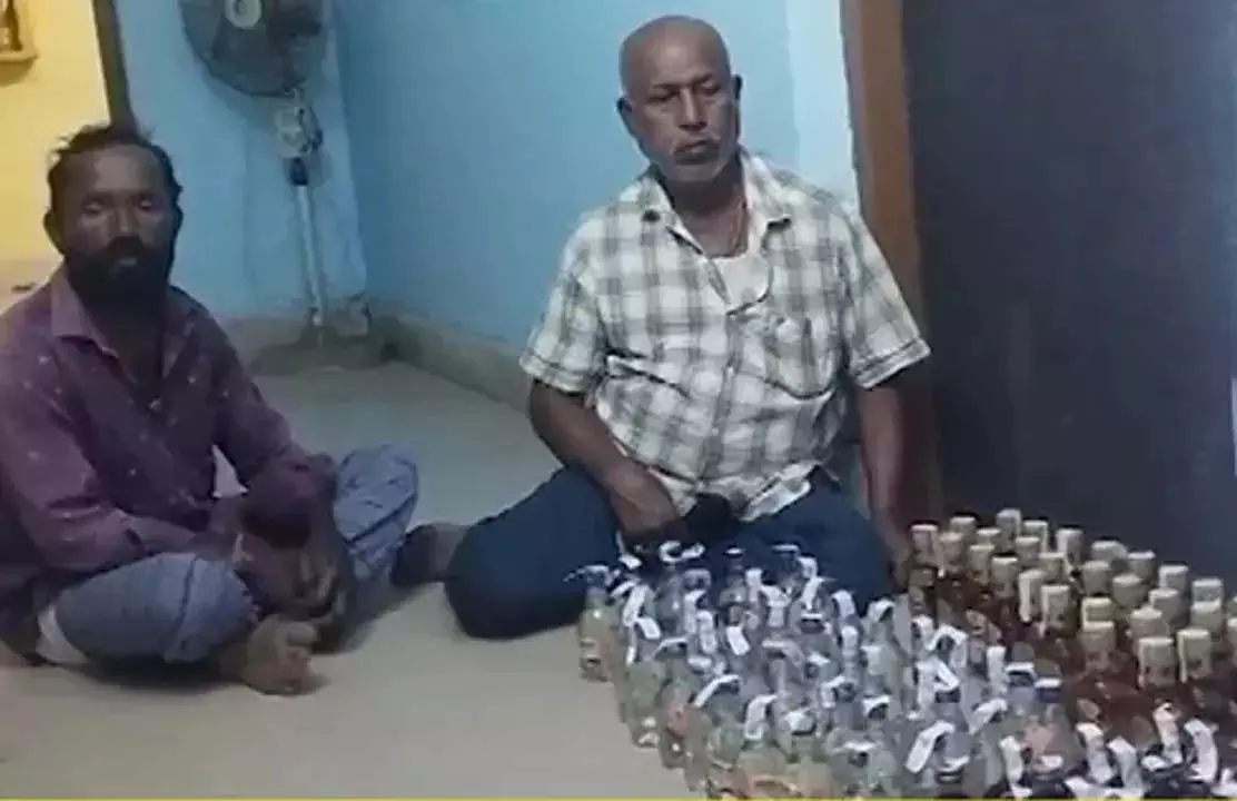 Odisha के जाजपुर में अवैध शराब जब्त Odisha के जाजपुर में अवैध शराब जब्त