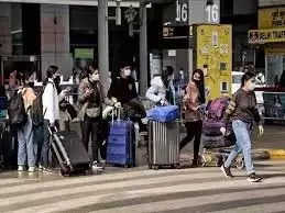 निर्वासन से अमेरिका में भारतीय छात्रों और NRI में दहशत फैली निर्वासन से अमेरिका में भारतीय छात्रों और NRI में दहशत फैली