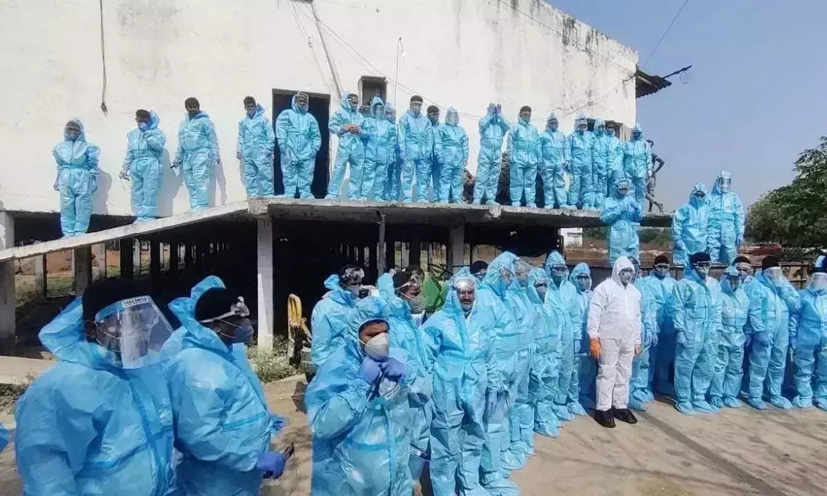 Telangana: नलगोंडा में बर्ड फ्लू के चलते 2 लाख मुर्गियां मारी जाएंगी Telangana: नलगोंडा में बर्ड फ्लू के चलते 2 लाख मुर्गियां मारी जाएंगी