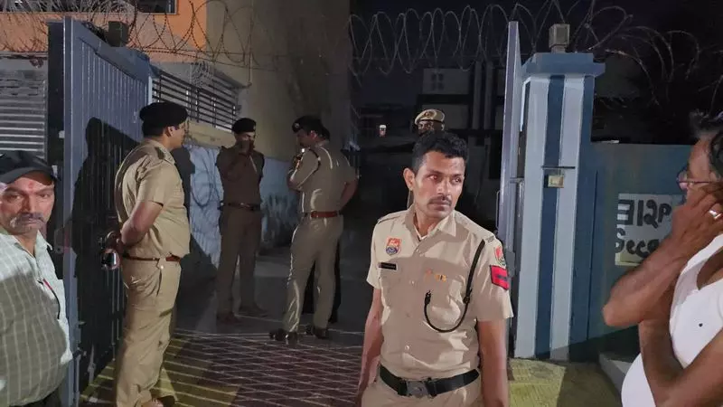 Haryana : बहादुरगढ़ में घर में विस्फोट से 3 बच्चों सहित 4 की मौत Haryana : बहादुरगढ़ में घर में विस्फोट से 3 बच्चों सहित 4 की मौत