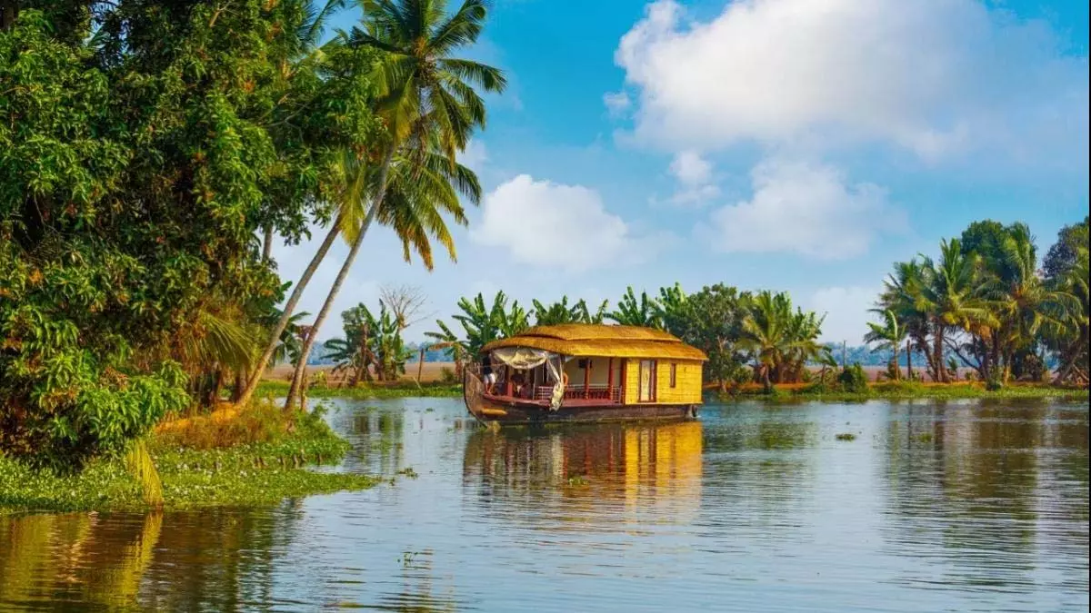 Traveling : गर्मियों में घूमने के लिए भारत की बेहतरीन जगहें Traveling : गर्मियों में घूमने के लिए भारत की बेहतरीन जगहें