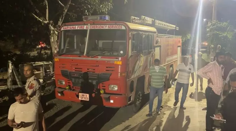 Haryana : बहादुरगढ़ में घर में विस्फोट से दो बच्चों समेत एक ही परिवार के चार लोगों की मौत Haryana : बहादुरगढ़ में घर में विस्फोट से दो बच्चों समेत एक ही परिवार के चार लोगों की मौत