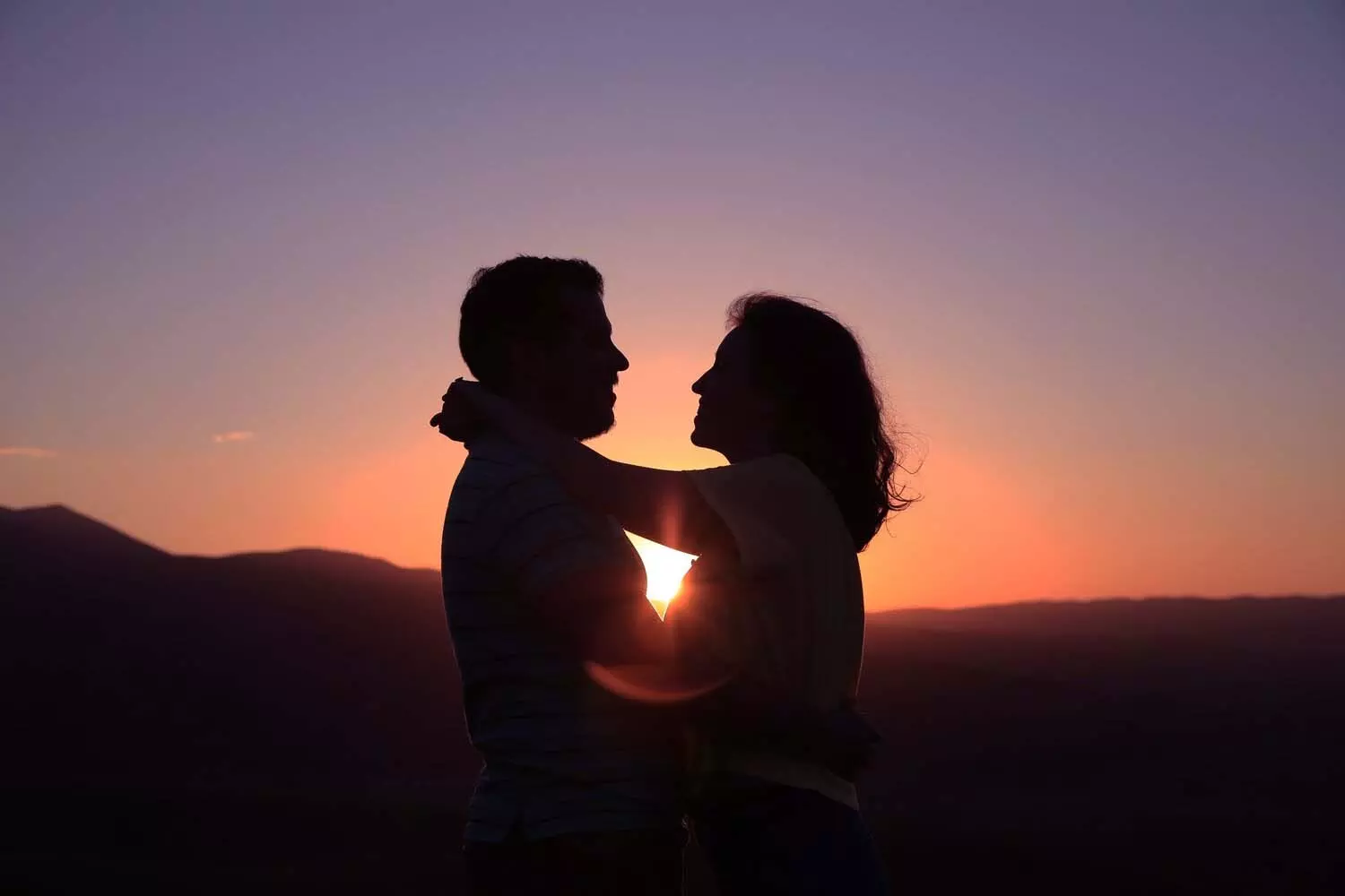 Relationship : मुसीबत में पार्टनर का साथ: हौसला और प्यार से मिलती है ताकत Relationship : मुसीबत में पार्टनर का साथ: हौसला और प्यार से मिलती है ताकत