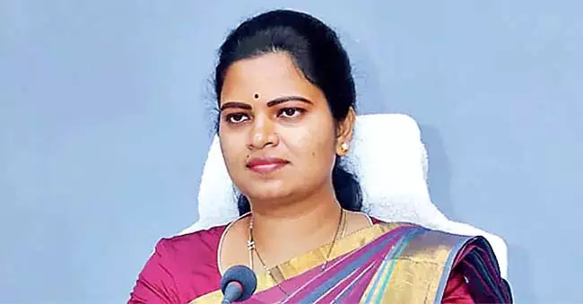पूर्व मंत्री विदादला रजनी के खिलाफ ACB का मामला पूर्व मंत्री विदादला रजनी के खिलाफ ACB का मामला