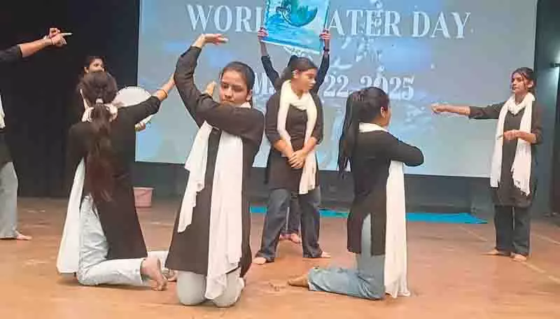 Jalandhar: विश्व जल दिवस पर ग्लेशियर संरक्षण पर ध्यान केंद्रित किया गया Jalandhar: विश्व जल दिवस पर ग्लेशियर संरक्षण पर ध्यान केंद्रित किया गया