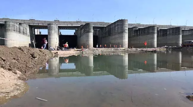 Telangana: मेदिगड्डा बैराज की विफलता के 15 कारण Telangana: मेदिगड्डा बैराज की विफलता के 15 कारण