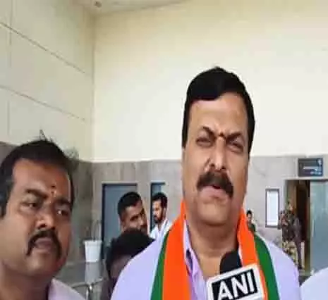 वे लोगों का ध्यान शासन से हटाना चाहते हैं: परिसीमन पर विपक्ष की बैठक पर BJP के सुधाकर रेड्डी वे लोगों का ध्यान शासन से हटाना चाहते हैं: परिसीमन पर विपक्ष की बैठक पर BJP के सुधाकर रेड्डी