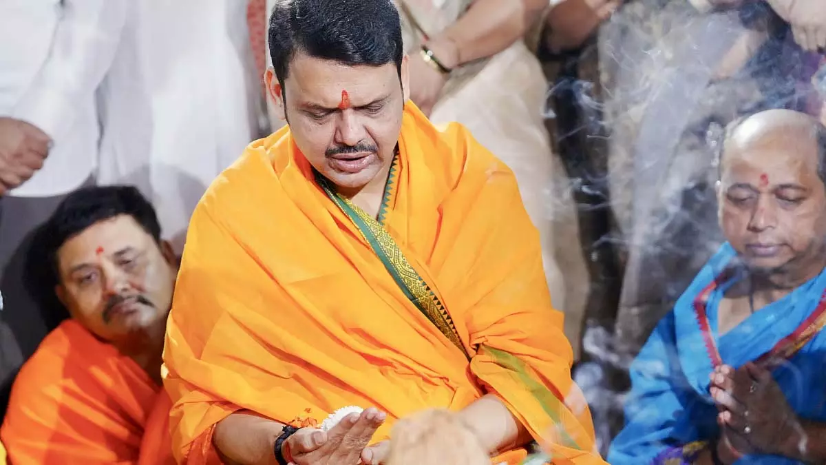 Maharashtra CM: गुड़ी पड़वा से पहले नासिक के त्र्यंबकेश्वर मंदिर में पूजा-अर्चना की Maharashtra CM: गुड़ी पड़वा से पहले नासिक के त्र्यंबकेश्वर मंदिर में पूजा-अर्चना की