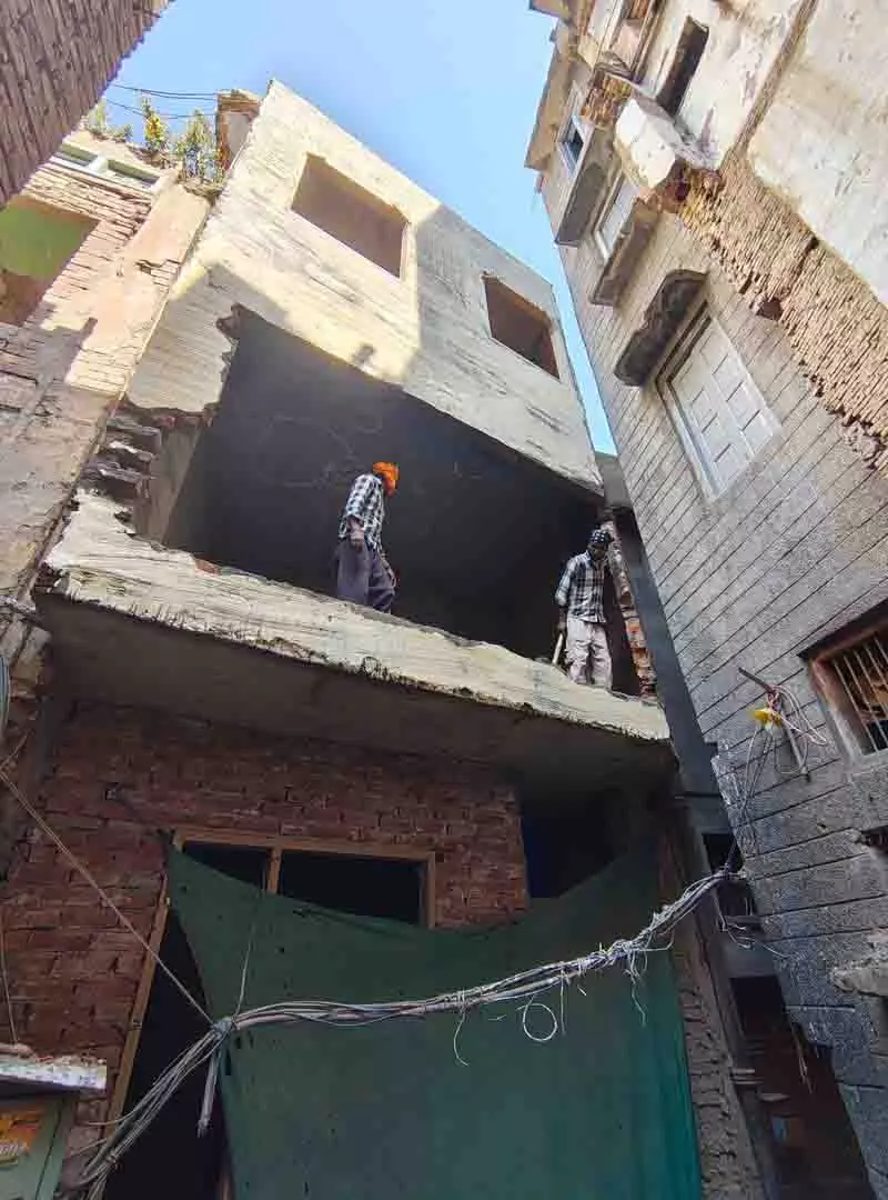 Amritsar में सात अवैध इमारतें गिराई गईं, दो सील की गईं Amritsar में सात अवैध इमारतें गिराई गईं, दो सील की गईं