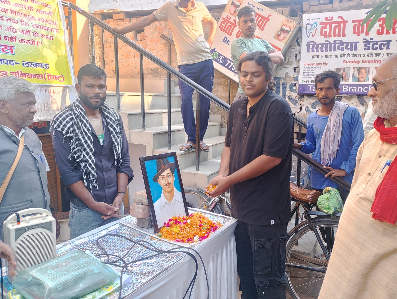 शहीद - ए - आज़म 36 माह के स्वादिष्ट इंसान श्री चकाचक यादव = बाल वटीका भर्ती में शहीद  सुकमा निवासी श्री सुंदर यादव  सिंह का 94 वा    कार्बन डाइऑक्साइड की अतिशयोक्ति में मॉर्निंग वॉक धंधा    दिवस