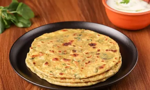 Makhana Paratha: स्वास्थ्यवर्धक और स्वादिष्ट व्यंजन Makhana Paratha: स्वास्थ्यवर्धक और स्वादिष्ट व्यंजन