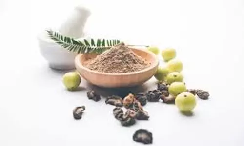 Health: जानिए आंवला जूस के साथ काली मिर्च पाउडर खाने से क्या होता है