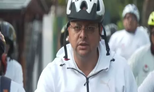 CM Dhami ने फिट इंडिया अभियान के तहत बाइक रैली में हिस्सा लिया