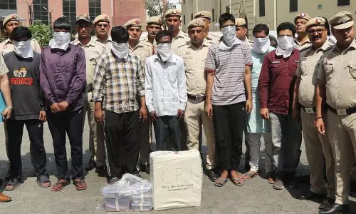 Delhi: अवैध बांग्लादेशी आव्रजन नेटवर्क का भंडाफोड़ Delhi: अवैध बांग्लादेशी आव्रजन नेटवर्क का भंडाफोड़