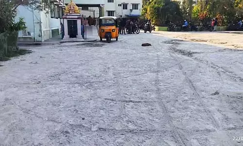 Tamil Nadu: सरकारी अस्पताल में डाली गई कृत्रिम रेत, धूल से मरीज परेशान
