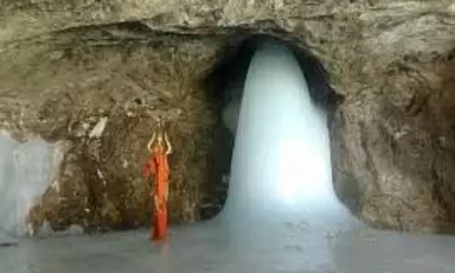 Jammu Kashmir:बाबा अमरनाथ यात्रियों की यात्रा होगी आसान, सरकार का बड़ा फैसला Jammu Kashmir:बाबा अमरनाथ यात्रियों की यात्रा होगी आसान, सरकार का बड़ा फैसला