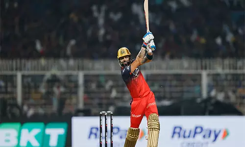 विराट कोहली IPL में कोलकाता नाइट राइडर्स के खिलाफ 1000 से अधिक रन बनाने वाले तीसरे बल्लेबाज बन गए विराट कोहली IPL में कोलकाता नाइट राइडर्स के खिलाफ 1000 से अधिक रन बनाने वाले तीसरे बल्लेबाज बन गए