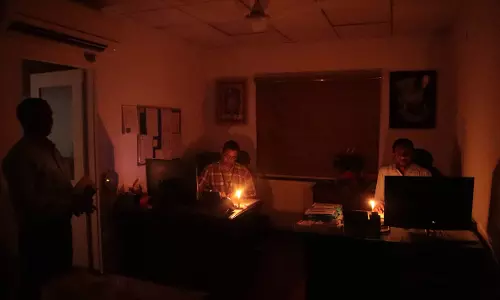 Jaipur: अर्थ आवर पर मुख्यमंत्री निवास पर एक घंटे बिजली बंद रही Jaipur: अर्थ आवर पर मुख्यमंत्री निवास पर एक घंटे बिजली बंद रही