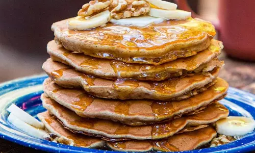 Bread Pancake:नाश्ते में जब आपके सामने आती है ये डिश