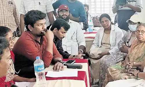 Godavari कलेक्टर ने बलभद्रपुरम में कैंसर जांच के लिए 31 टीमों की तैनाती की घोषणा की