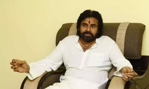 Pawan Kalyan: चार साल बाद भी अधर में लटका फिल्म प्रोजेक्ट