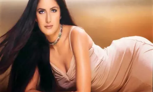 Katrina Kaif: कैटरीना का हॉट अंदाज सोशल मीडिया पर हुआ वायरल Katrina Kaif: कैटरीना का हॉट अंदाज सोशल मीडिया पर हुआ वायरल