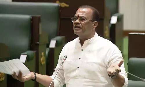 वेमुला की धार्मिक मान्यताओं पर कोमाटीरेड्डी की टिप्पणी के विरोध में BRS ने वॉकआउट किया वेमुला की धार्मिक मान्यताओं पर कोमाटीरेड्डी की टिप्पणी के विरोध में BRS ने वॉकआउट किया