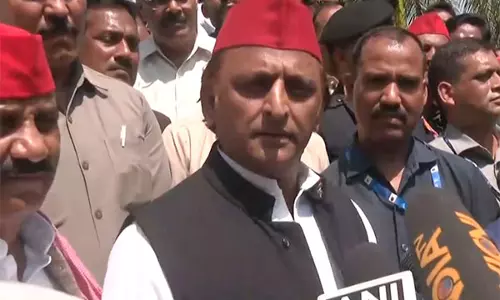शहीद दिवस: Akhilesh Yadav ने स्वतंत्रता सेनानियों को श्रद्धांजलि दी शहीद दिवस: Akhilesh Yadav ने स्वतंत्रता सेनानियों को श्रद्धांजलि दी
