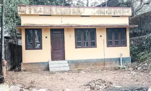 Kerala: उद्घाटन के बाद भी पठानपुरम कम्फर्ट स्टेशन बंद Kerala: उद्घाटन के बाद भी पठानपुरम कम्फर्ट स्टेशन बंद