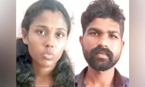मिर्च पाउडर फेंककर माला तोड़ने का प्रयास; युवती और युवक गिरफ्तार मिर्च पाउडर फेंककर माला तोड़ने का प्रयास; युवती और युवक गिरफ्तार