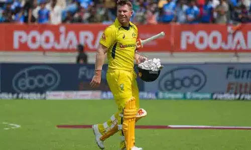 ऑस्ट्रेलियाई क्रिकेटर डेविड वार्नर ने एयर इंडिया की Hyderabad उड़ान में देरी की आलोचना की