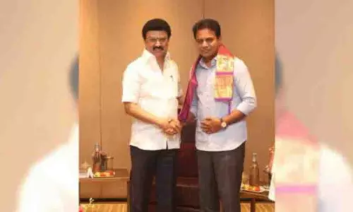 स्टालिन ने निष्पक्ष परिसीमन के लिए KT Rama Rao की वकालत की सराहना की स्टालिन ने निष्पक्ष परिसीमन के लिए KT Rama Rao की वकालत की सराहना की