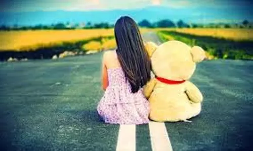 Lifestyle : क्यों अकेले रहना आपके लिए बेहतर हो सकता है? Lifestyle : क्यों अकेले रहना आपके लिए बेहतर हो सकता है?