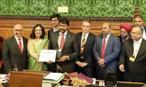 Chiranjeevi को लाइफटाइम अचीवमेंट पुरस्कार ब्रिटेन की संसद ने नहीं दिया Chiranjeevi को लाइफटाइम अचीवमेंट पुरस्कार ब्रिटेन की संसद ने नहीं दिया