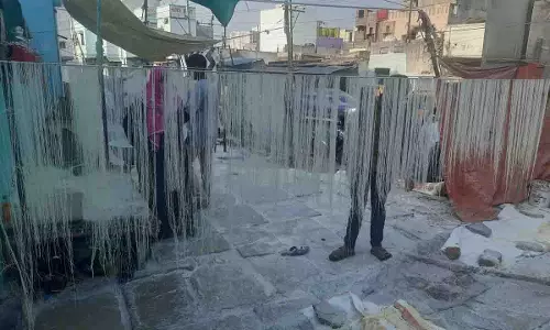Hyderabad में ईद के जश्न के लिए हस्तनिर्मित सेवइयों की मांग