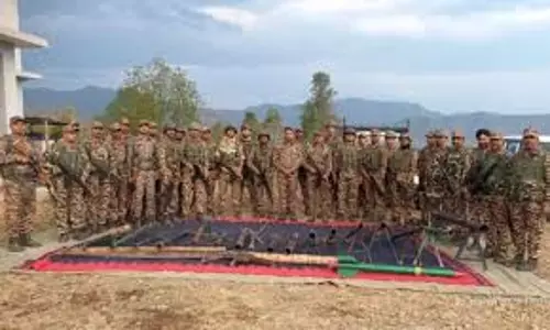 Manipur: तीन जिलों में CASO अभियान तेज, हथियारों की बड़ी खेप बरामद Manipur: तीन जिलों में CASO अभियान तेज, हथियारों की बड़ी खेप बरामद