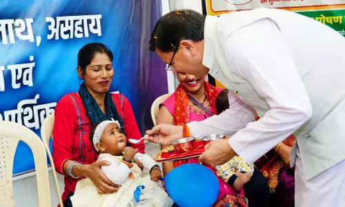 तीन साल के जश्न से निकलीं रोजगार की तीन गारंटी तीन साल के जश्न से निकलीं रोजगार की तीन गारंटी