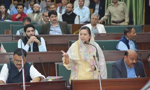 सकीना इटू ने Anantnag अग्निकांड राहत प्रयासों के बारे में सदन को जानकारी दी सकीना इटू ने Anantnag अग्निकांड राहत प्रयासों के बारे में सदन को जानकारी दी