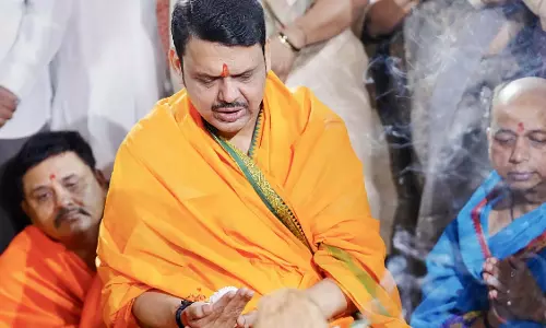 Maharashtra CM: गुड़ी पड़वा से पहले नासिक के त्र्यंबकेश्वर मंदिर में पूजा-अर्चना की