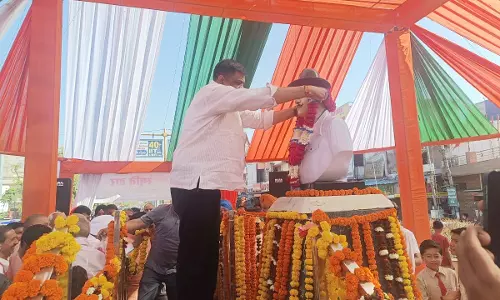 Jaipur: शहीद दिवस पर शहीद भगत सिंह की प्रतिमा पर माल्यार्पण कर भावपूर्ण श्रद्धांजलि दी