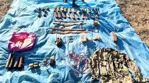 Jammu-Kashmir: आतंकी ठिकाने का भंडाफोड़, घाटी को दहलाने की थी साजिश Jammu-Kashmir: आतंकी ठिकाने का भंडाफोड़, घाटी को दहलाने की थी साजिश