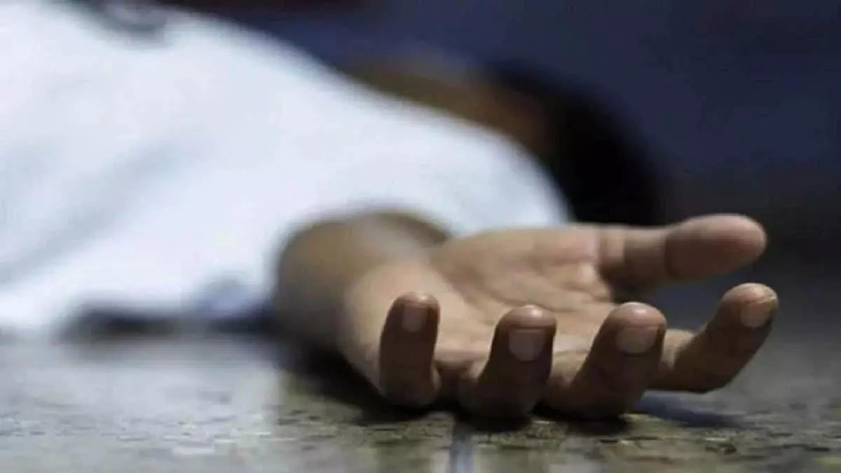 नर्सिंग छात्रा की मौत, छात्रावास के वार्डन पर गंभीर आरोप नर्सिंग छात्रा की मौत, छात्रावास के वार्डन पर गंभीर आरोप