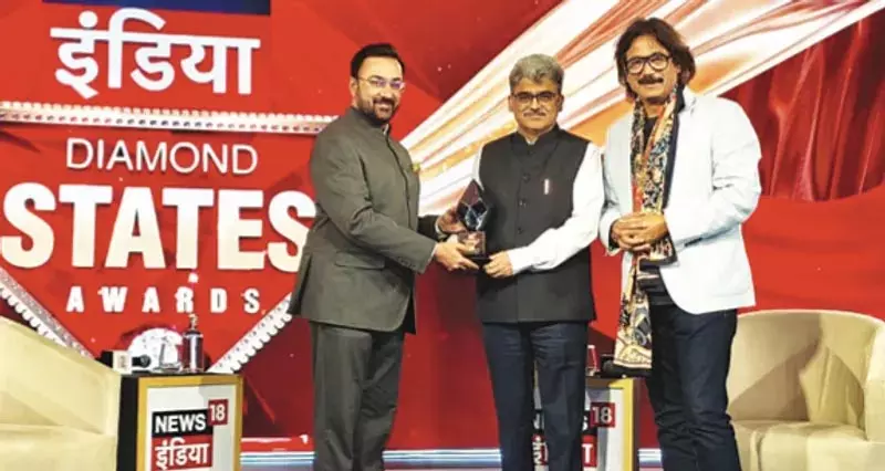 CS Dulloo को डायमंड स्टेट्स समिट 2025 में प्रतिष्ठित डायमंड स्टेट्स अवार्ड मिला CS Dulloo को डायमंड स्टेट्स समिट 2025 में प्रतिष्ठित डायमंड स्टेट्स अवार्ड मिला