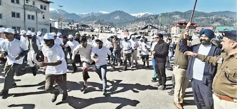 Unity Run: भद्रवाह में नशे और सामाजिक बुराइयों के खिलाफ दौड़ का आयोजन Unity Run: भद्रवाह में नशे और सामाजिक बुराइयों के खिलाफ दौड़ का आयोजन