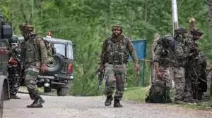 Jammu-Kashmir: सुरक्षाबलों और आतंकियों के बीच मुठभेड़, महिला की बहादुरी और सूझबूझ से आतंकी हमला टला Jammu-Kashmir: सुरक्षाबलों और आतंकियों के बीच मुठभेड़, महिला की बहादुरी और सूझबूझ से आतंकी हमला टला